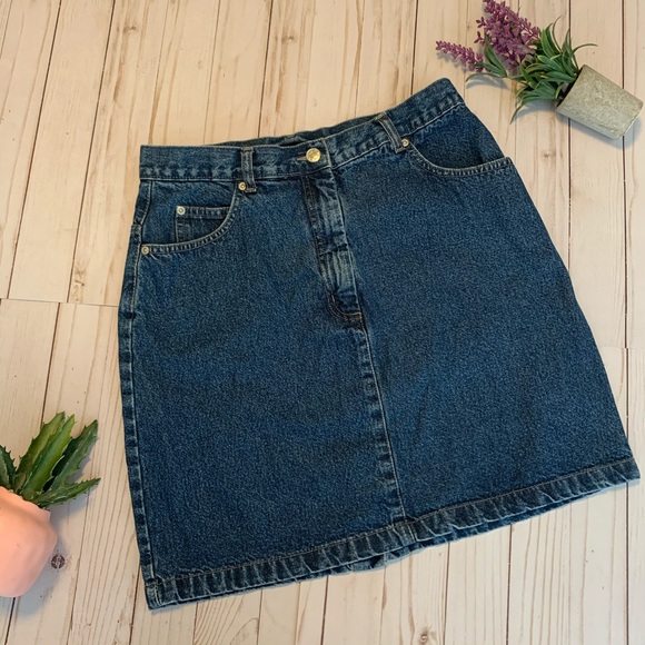 Dresses & Skirts - Vintage high waist denim skirt